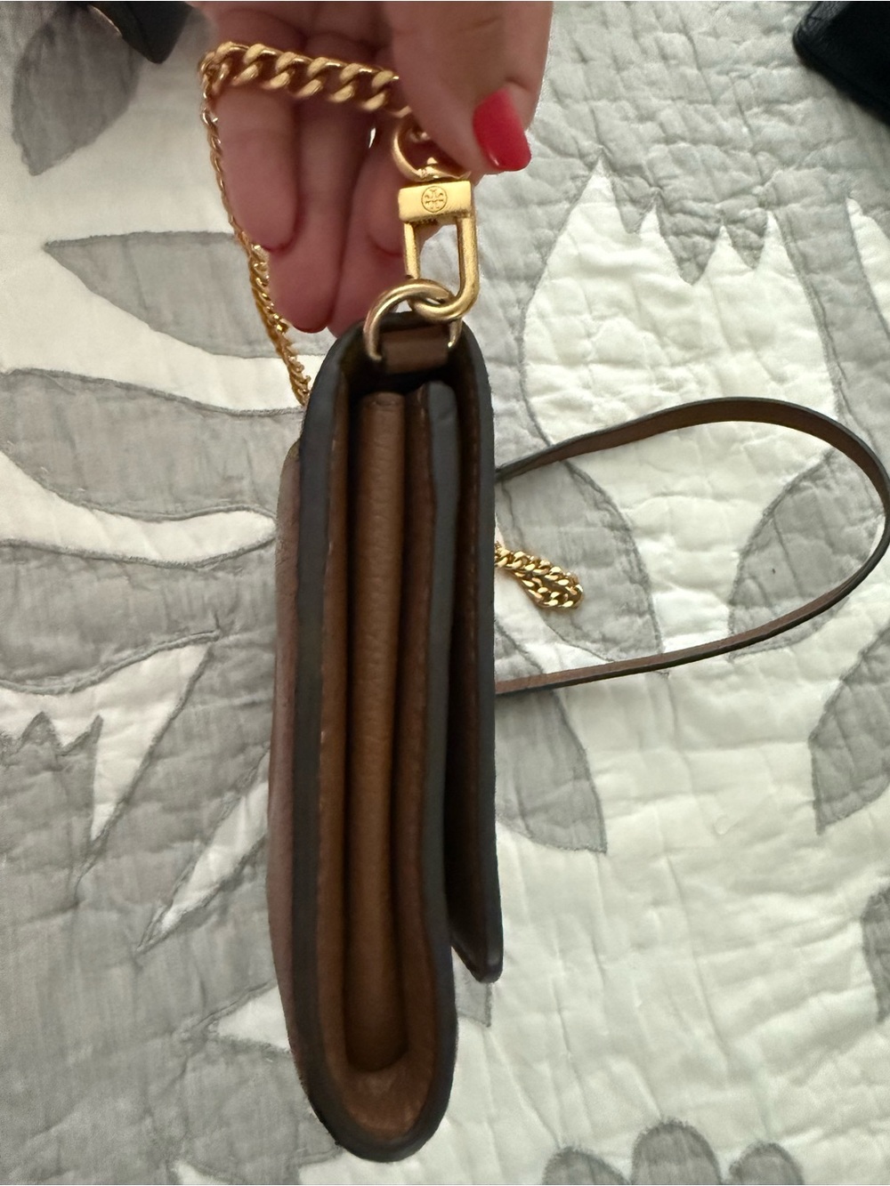 Tory Burch Chestnut Brown Pebbled Leather Crossbody with Gold Logo - Picture 9 of 10